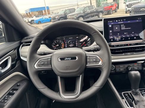 Used 2025 Jeep Compass Limited AWD/4WD image 14