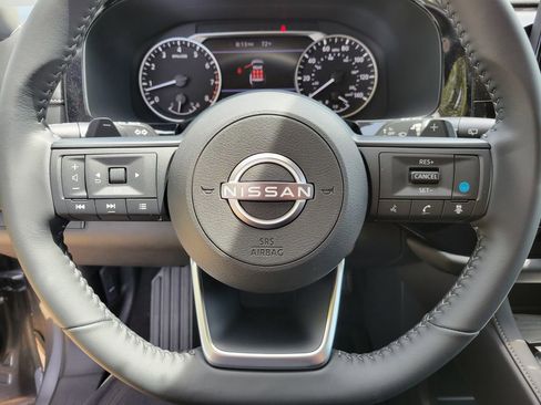 New 2025 Nissan Pathfinder SV w/ Cargo Package image 9