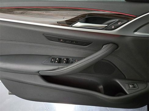 Used 2019 BMW 530i w/ Convenience Package image 29