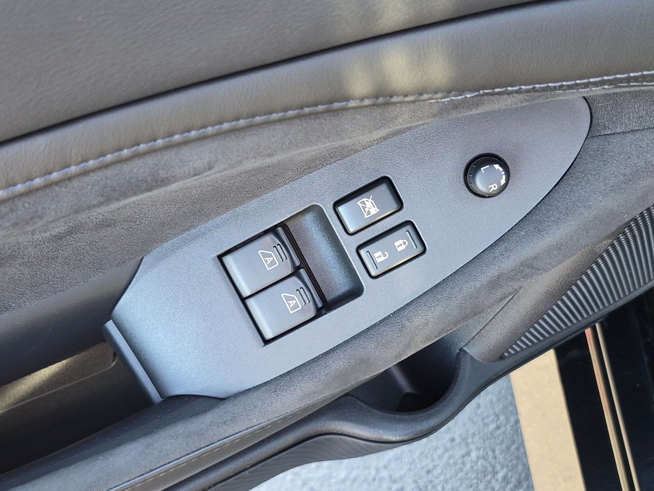 Used 2024 Nissan Z Performance w/ Floor Mat Package RWD image 15