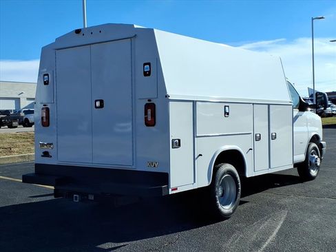 New 2025 Chevrolet Express 3500 w/ Power Convenience Package RWD image 15