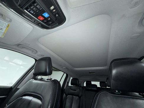Used 2021 Jeep Grand Cherokee L Limited AWD/4WD image 23