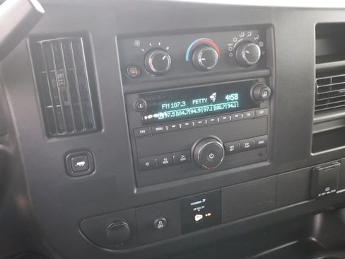 Used 2025 GMC Savana 2500 w/ Driver Convenience Package RWD image 21