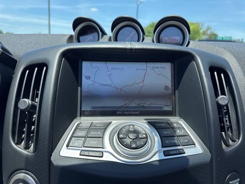 Used 2015 Nissan 370Z Touring RWD image 15