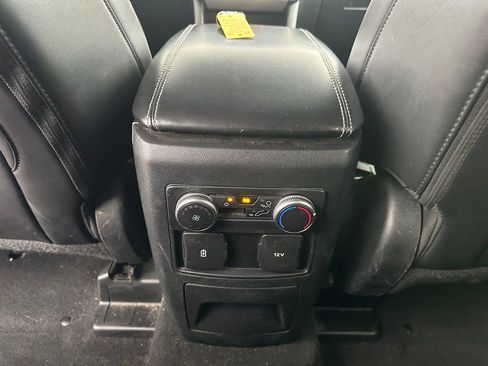 Used 2022 Ford Explorer XLT w/ Equipment Group 202A image 25