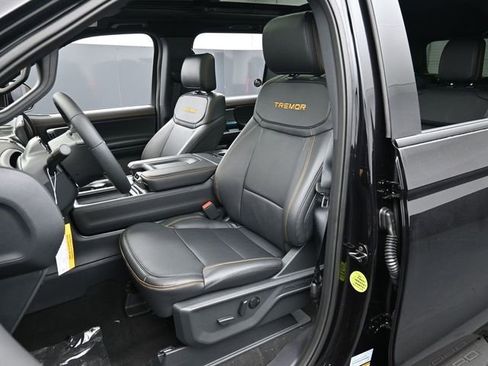 Used 2025 Ford Expedition Tremor image 10