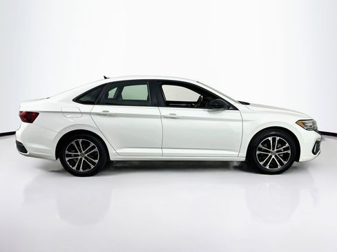Used 2023 Volkswagen Jetta Sport FWD image 4