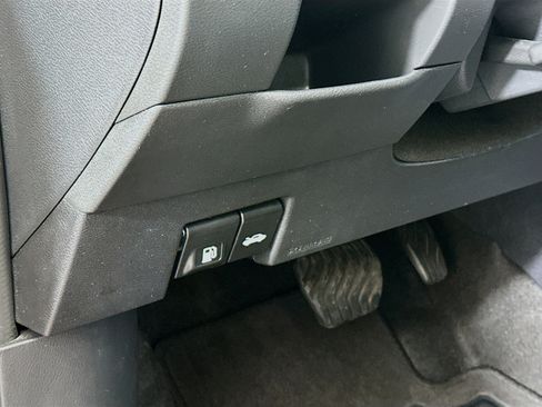 Used 2024 Nissan Kicks SV FWD image 17