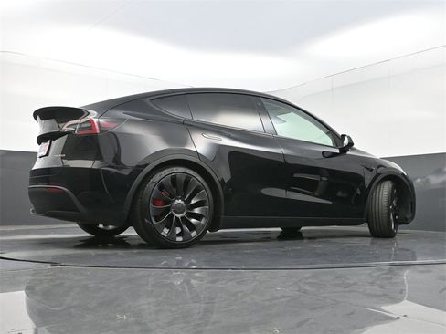 Used 2022 Tesla Model Y Performance image 28