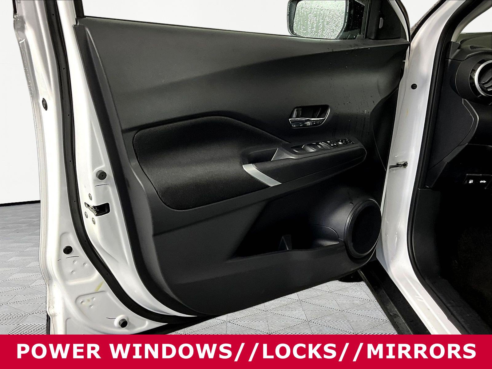 Used 2023 Nissan Kicks SV FWD image 17