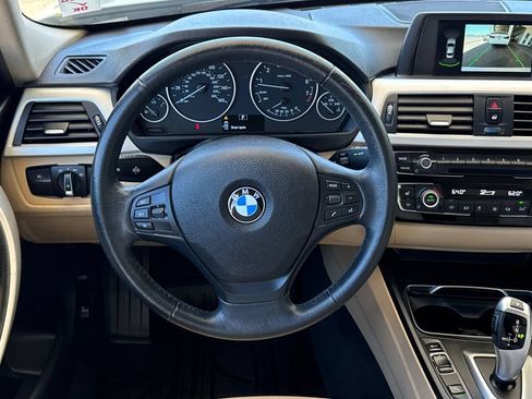 Used 2018 BMW 320i Sedan RWD image 15