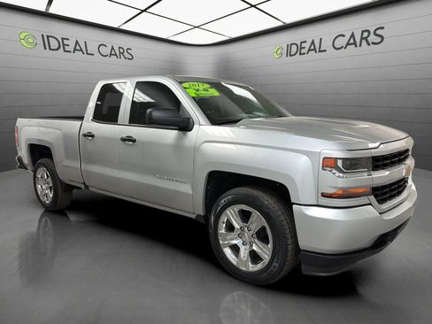 Used 2017 Chevrolet Silverado 1500 Custom w/ Custom Convenience Package RWD image 3