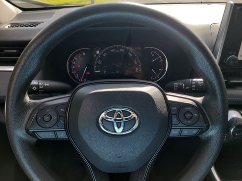 Used 2025 Toyota RAV4 XLE w/ Convenience Package FWD image 31