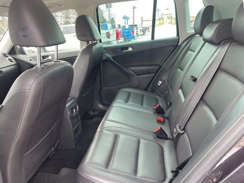 Used 2016 Volkswagen Tiguan SE image 14