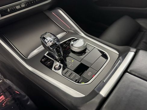 Used 2022 BMW X6 xDrive40i w/ Executive Package image 25