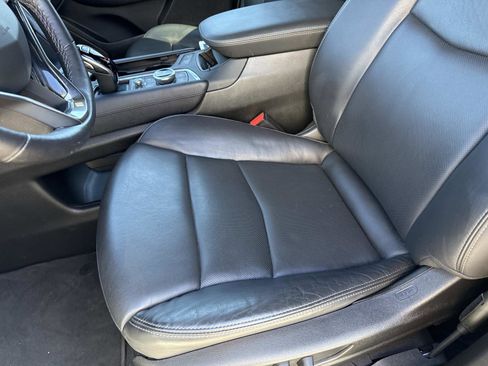 Used 2025 Cadillac XT6 Premium Luxury image 22