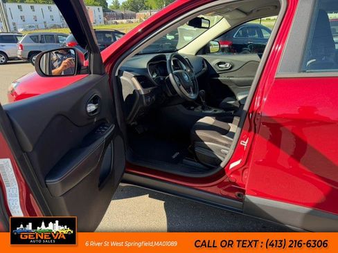 Used 2014 Jeep Cherokee Sport AWD/4WD image 9