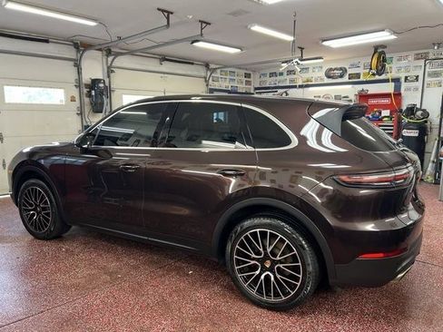 Used 2019 Porsche Cayenne AWD/4WD image 2