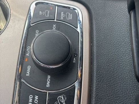 Used 2014 Jeep Grand Cherokee Overland w/ Advanced Technology Group image 19