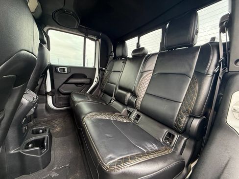 Used 2021 Jeep Gladiator Overland AWD/4WD image 25
