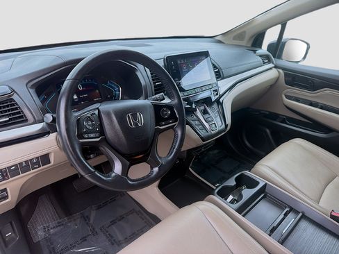 Used 2023 Honda Odyssey Touring image 9