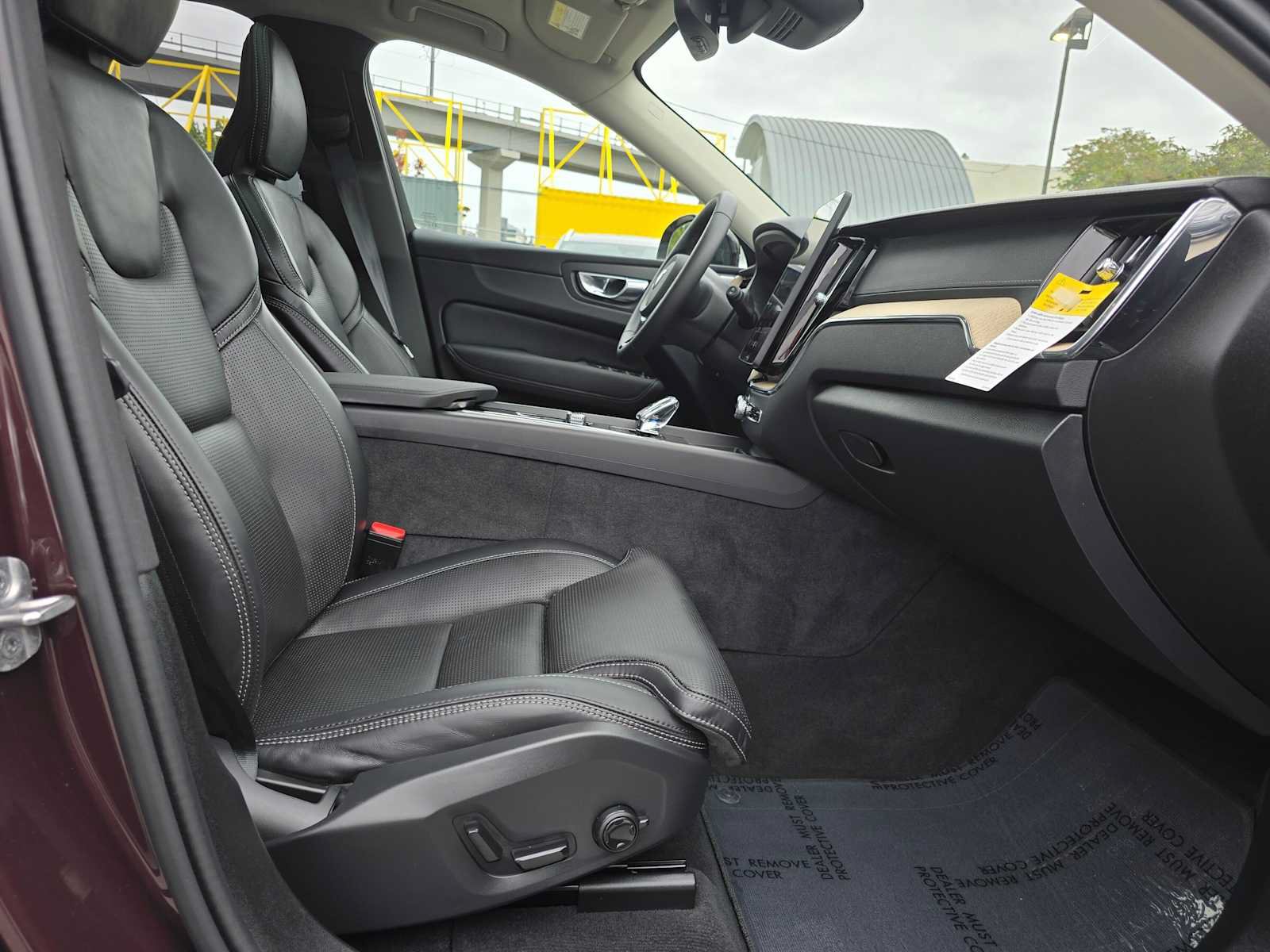 Certified 2026 Volvo XC60 T8 Ultra w/ Climate Package AWD/4WD image 11