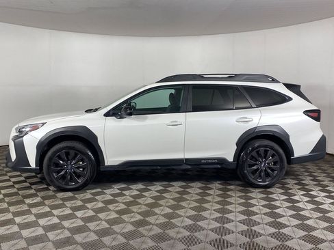 Used 2025 Subaru Outback Onyx Edition AWD/4WD image 9