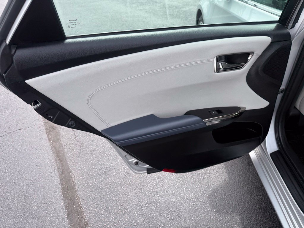 Used 2014 Toyota Avalon XLE Touring FWD image 16