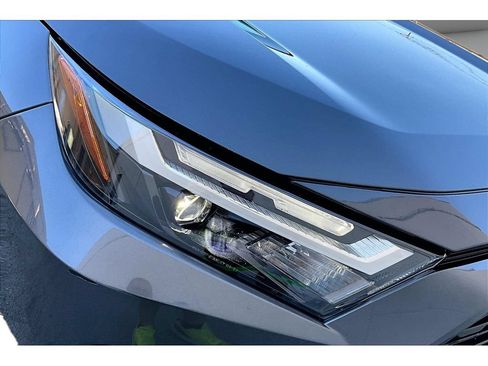 Used 2025 Toyota RAV4 XLE FWD image 52