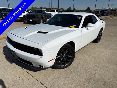 Used 2019 Dodge Challenger SXT w/ Driver Convenience Group RWD image 1