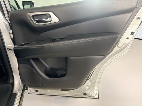 Used 2020 Nissan Pathfinder SV FWD image 28