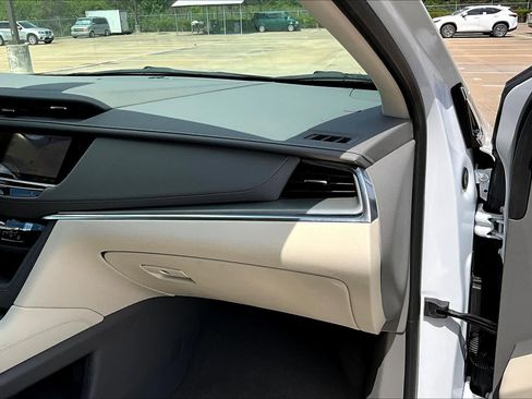 Used 2024 Cadillac XT5 Premium Luxury image 19