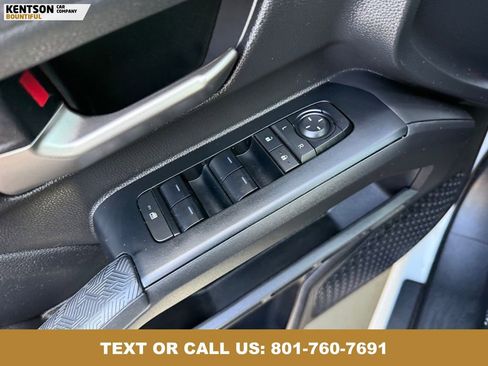 Used 2025 Toyota Tacoma TRD Off-Road image 22