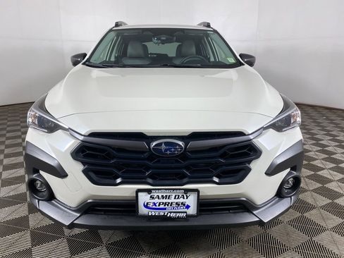 Used 2024 Subaru Crosstrek 2.0i Premium image 11