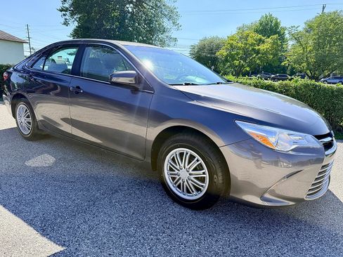 Used 2016 Toyota Camry LE FWD image 2