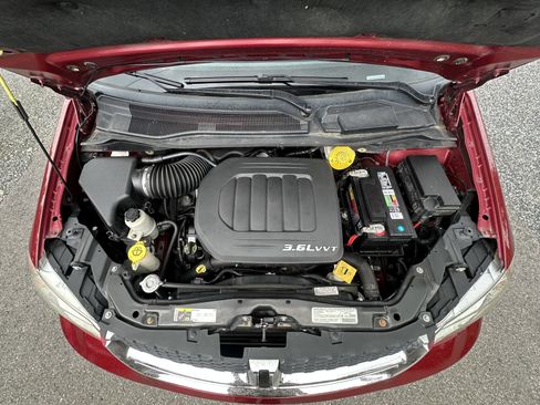 Used 2015 Dodge Grand Caravan SXT FWD image 21