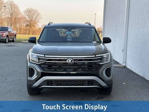 Certified 2025 Volkswagen Atlas Peak Edition SE image 10