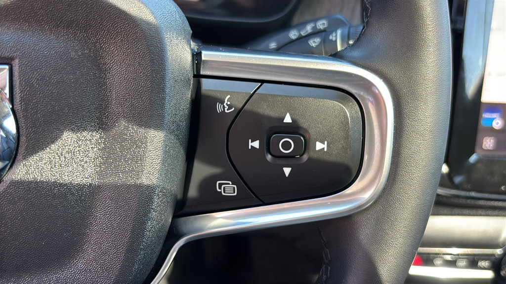 Certified 2024 Volvo XC40 B5 Plus w/ Climate Package AWD/4WD image 18