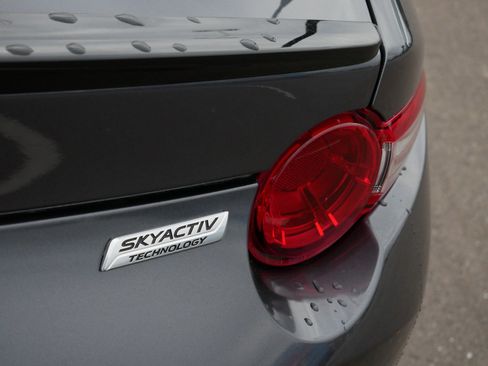 Used 2016 MAZDA MX-5 Miata Club image 18