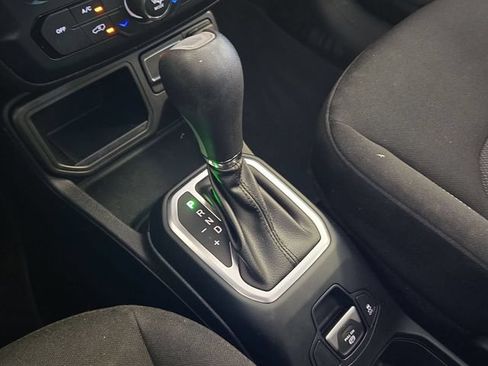 Used 2021 Jeep Renegade Sport FWD image 17