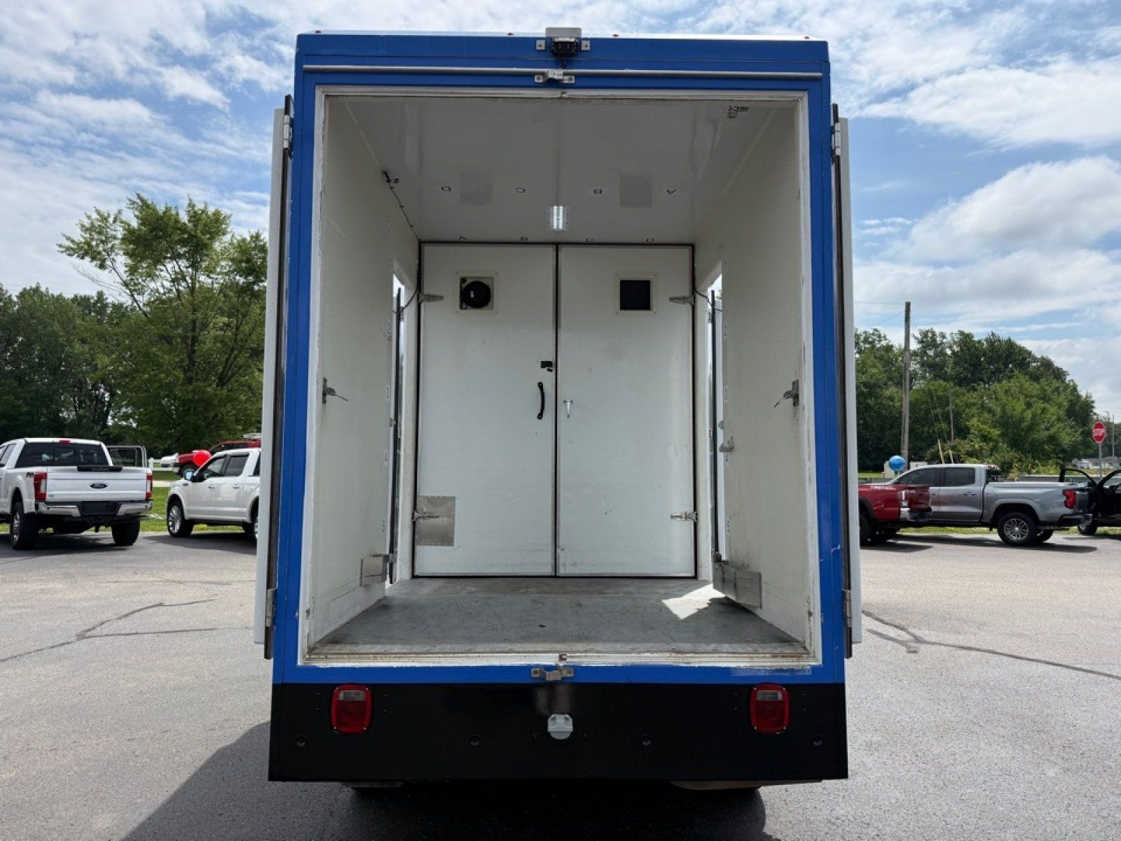 Used 2022 Ford Transit 350 w/ Upfitter Package RWD image 29