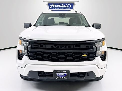Used 2023 Chevrolet Silverado 1500 Custom image 2