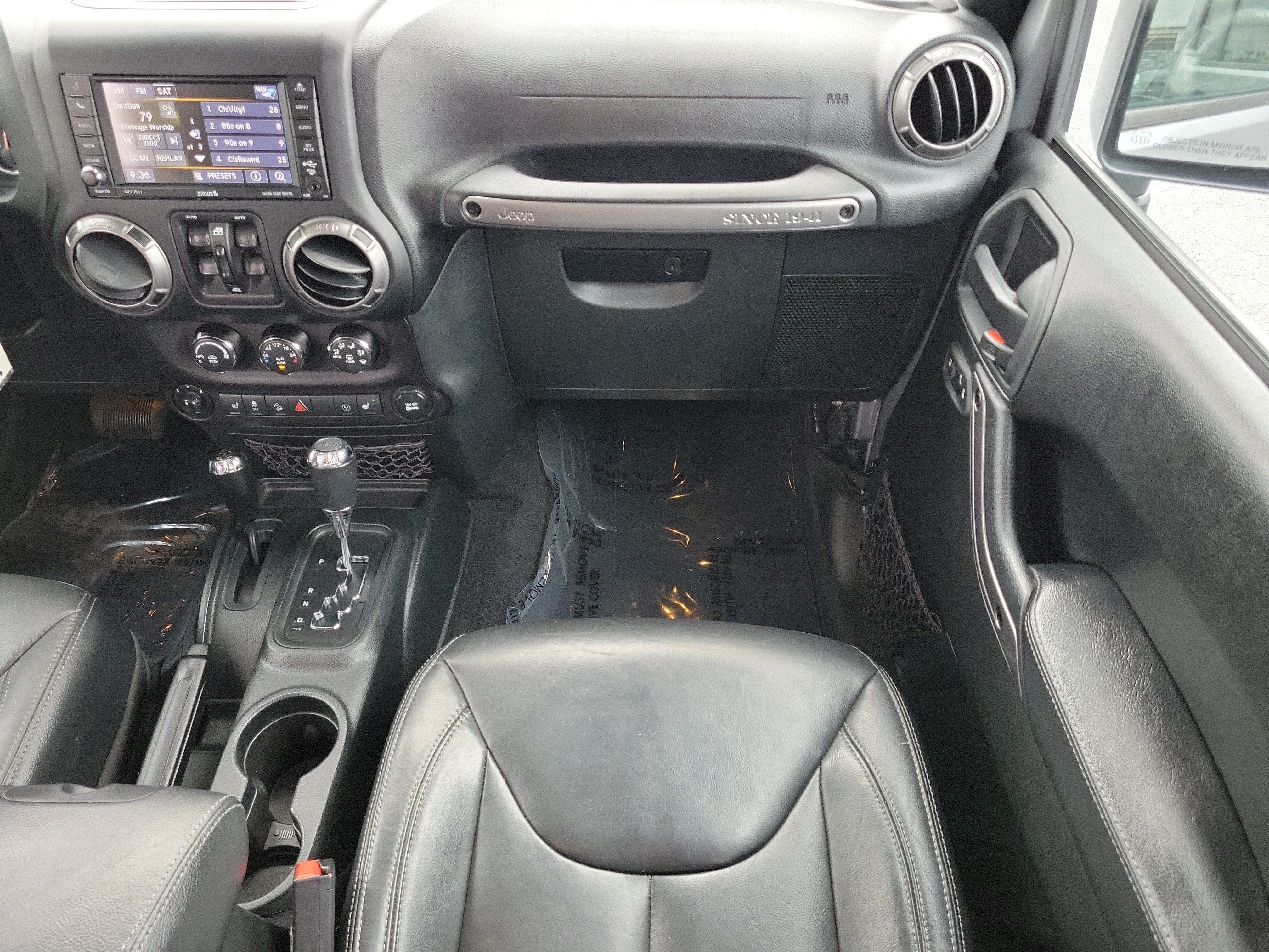 Used 2018 Jeep Wrangler Unlimited Sahara AWD/4WD image 12