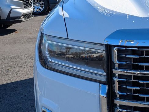 Used 2022 GMC Acadia Denali w/ Denali Ultimate Package image 10