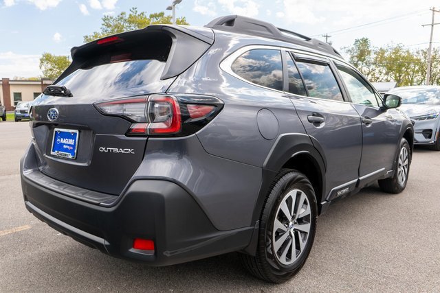 Used 2025 Subaru Outback Premium AWD/4WD image 6