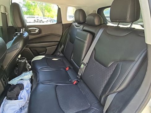 Used 2018 Jeep Compass Latitude w/ Popular Equipment Group FWD image 14
