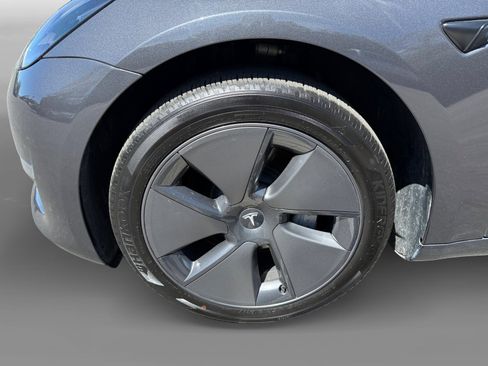Used 2023 Tesla Model 3 Standard Range image 9