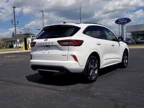 Used 2023 Ford Escape ST-Line w/ Tech Pack #1 AWD/4WD image 5