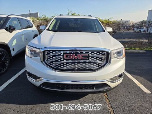 Used 2019 GMC Acadia Denali w/ Technology Package FWD image 2