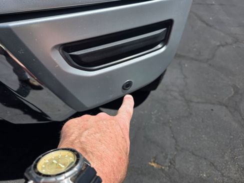 Used 2020 Nissan Titan SV w/ SV Convenience Package image 12